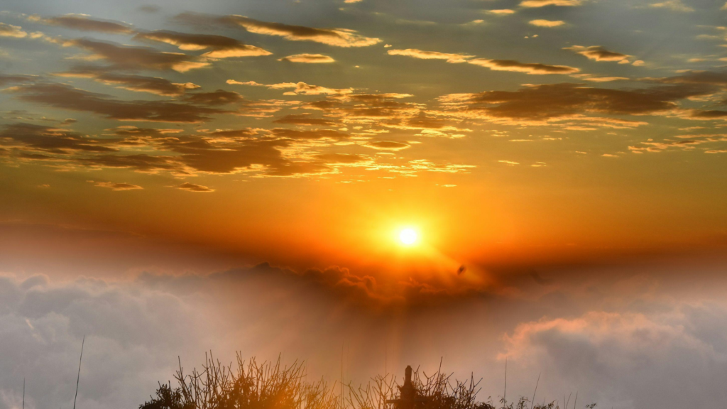 Tiger Hill Darjeeling sunrise with Kanchenjunga views